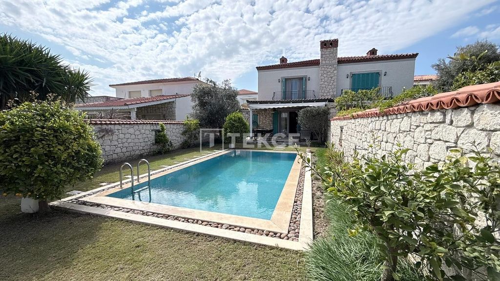 Property photo 2 of 31