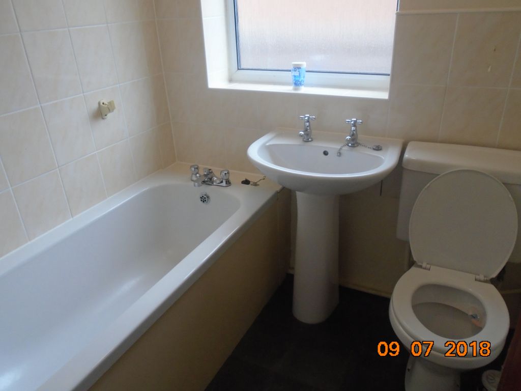 Property photo 2 of 4 Bathroom