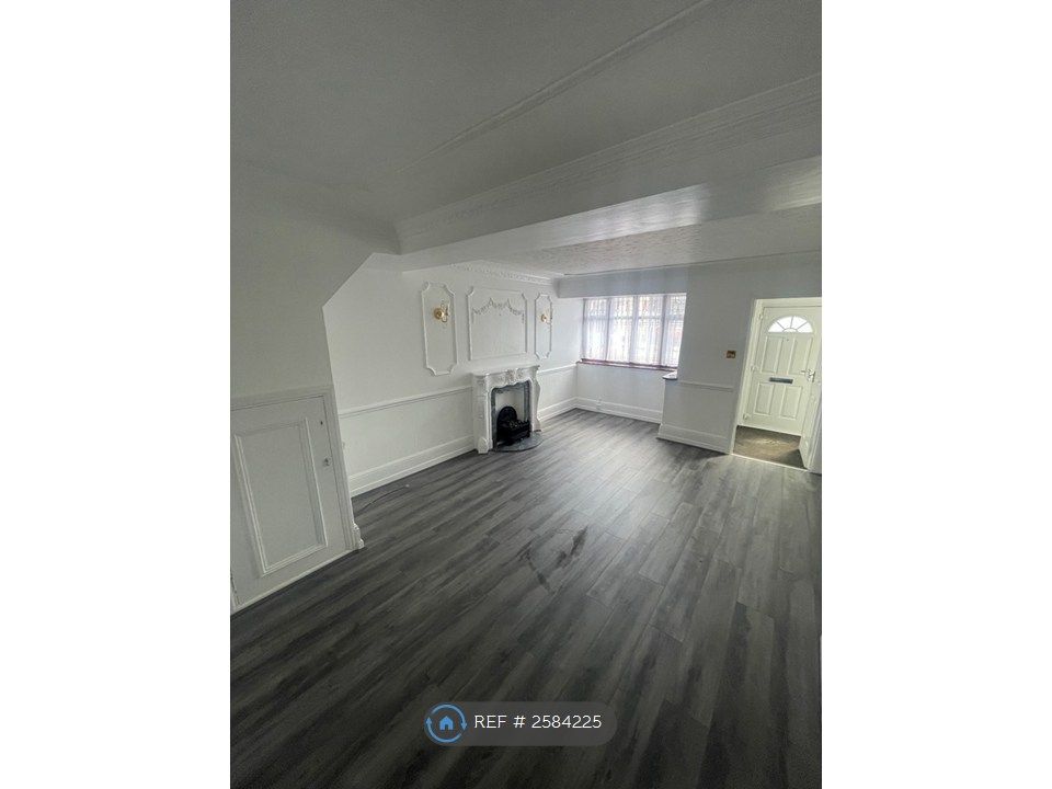 Property photo 1 of 27 Lounge