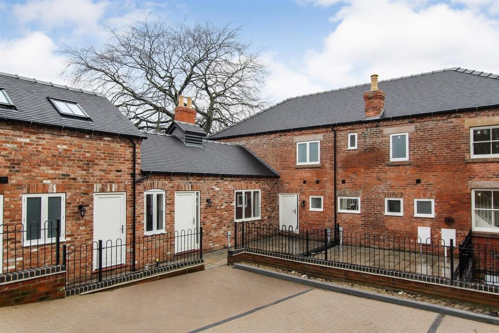 Property photo 1 of 13 4464910