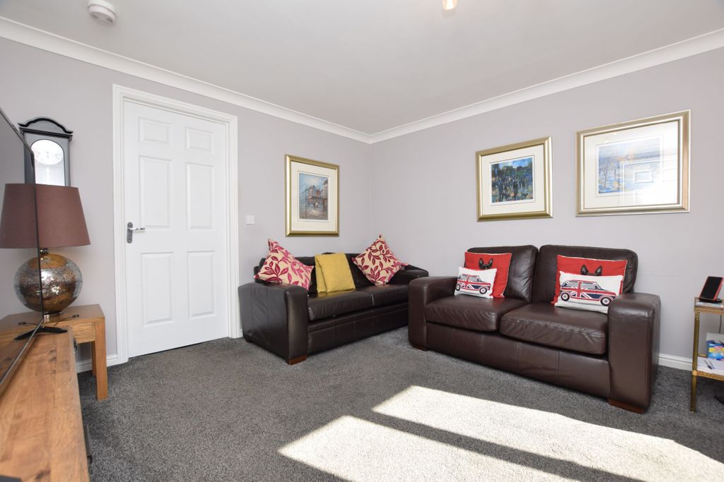 Property photo 3 of 13