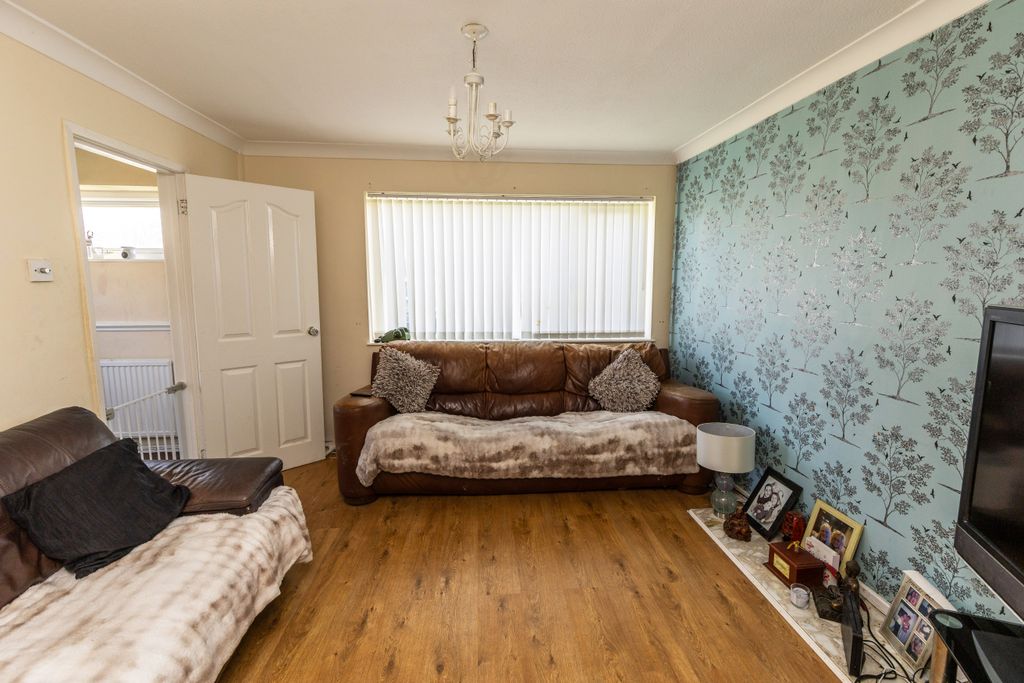 Property photo 2 of 15 9