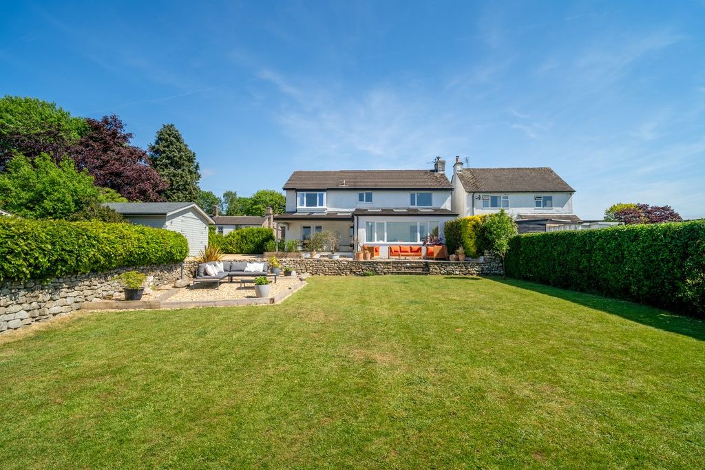 Property photo 1 of 35
