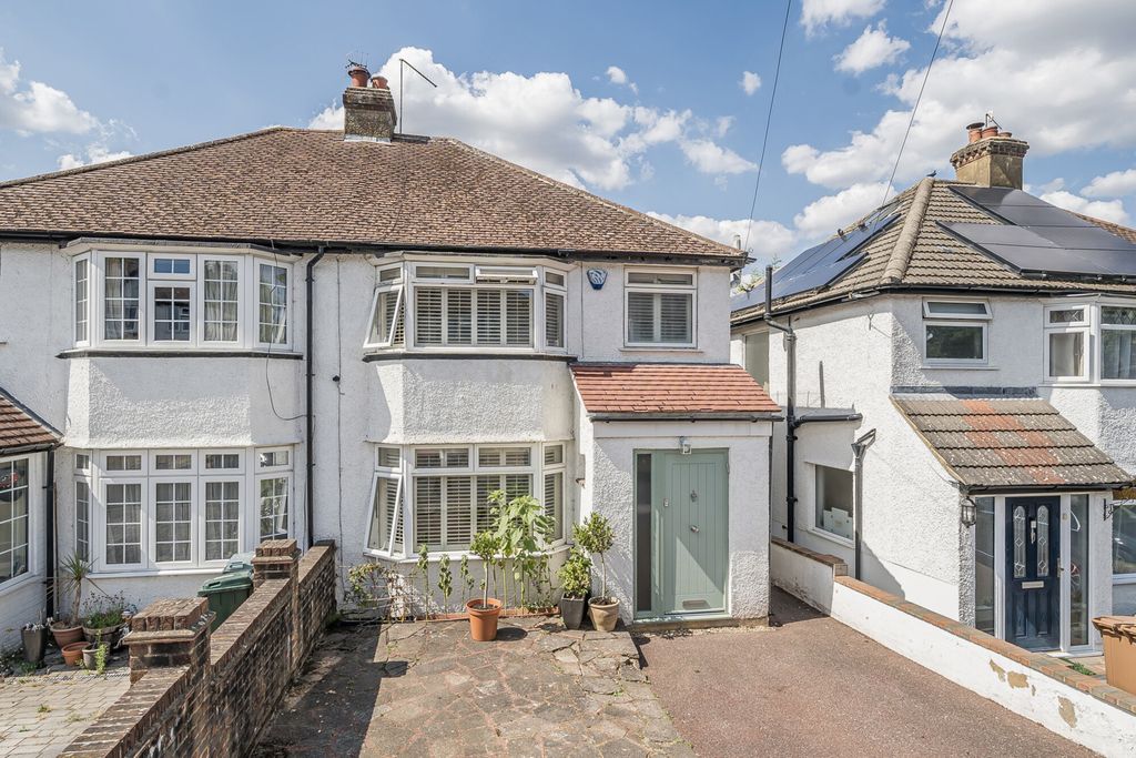 Property photo 1 of 25 1324880-3-687A580...