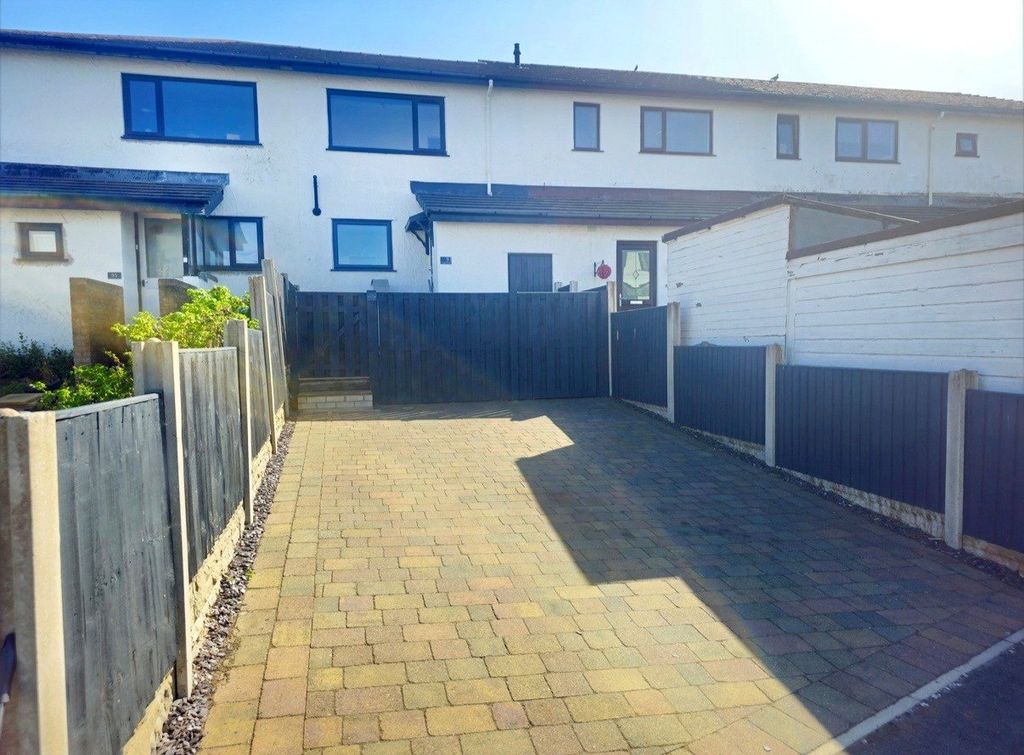 Property photo 2 of 17 Picture No. 18