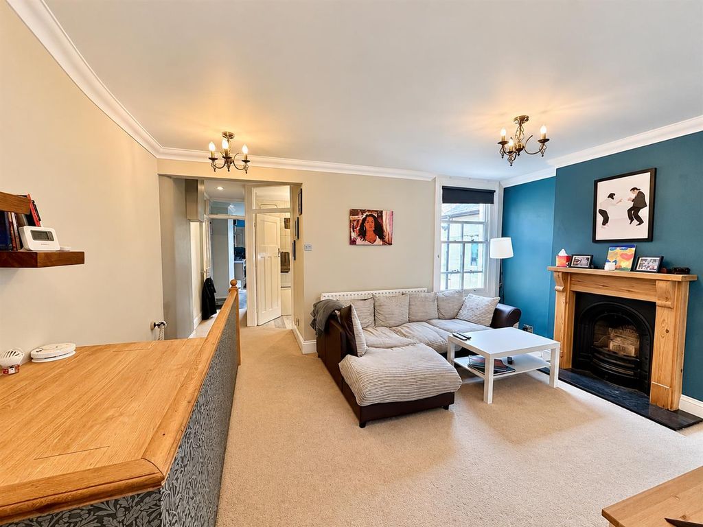 Property photo 2 of 13 Living Room..Png