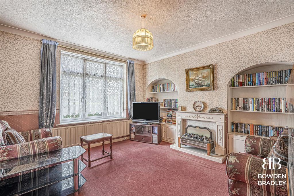 Property photo 2 of 12 Living Room