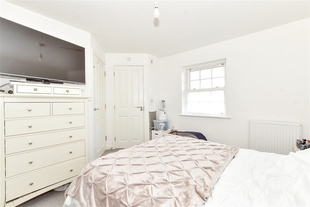 Property photo 2 of 11 Bedroom 1