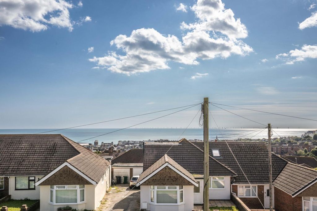 Property photo 3 of 19 Sadlers Way-47.Jpg