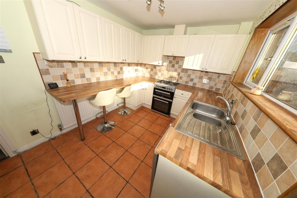 Property photo 3 of 18 c