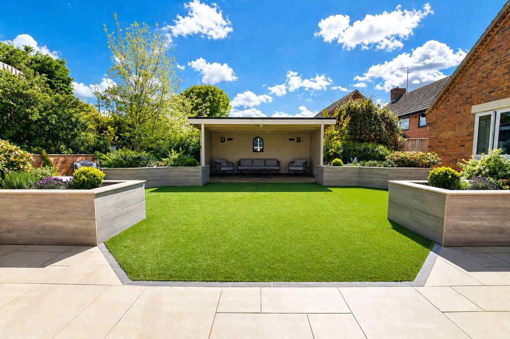 Property photo 2 of 19 Picture No. 16