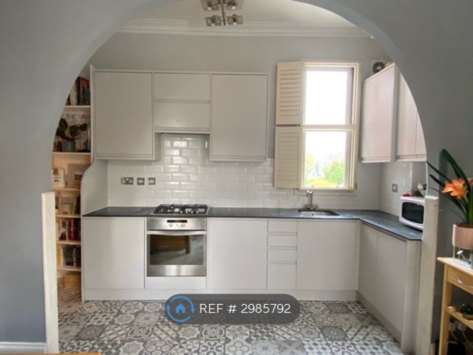 Property photo 2 of 7 Kitchen