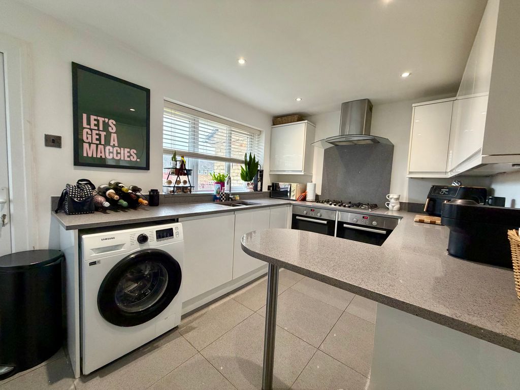 Property photo 3 of 12 Img_0064.Jpeg