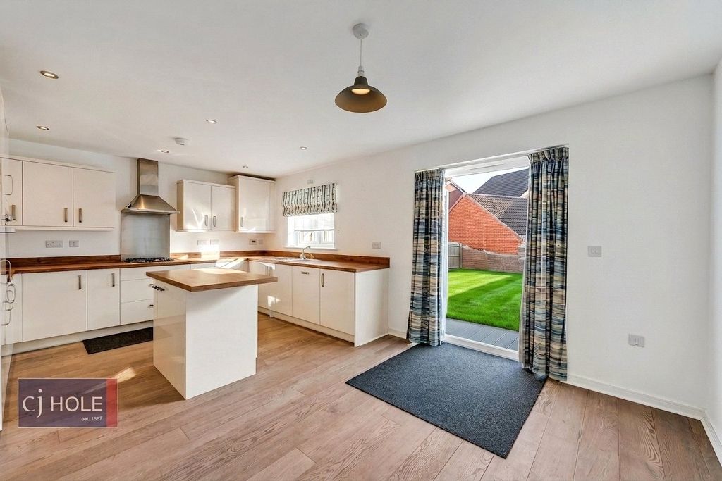 Property photo 3 of 18 Picture No. 28