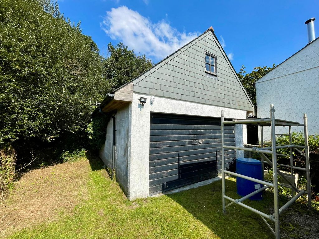 Property photo 3 of 39