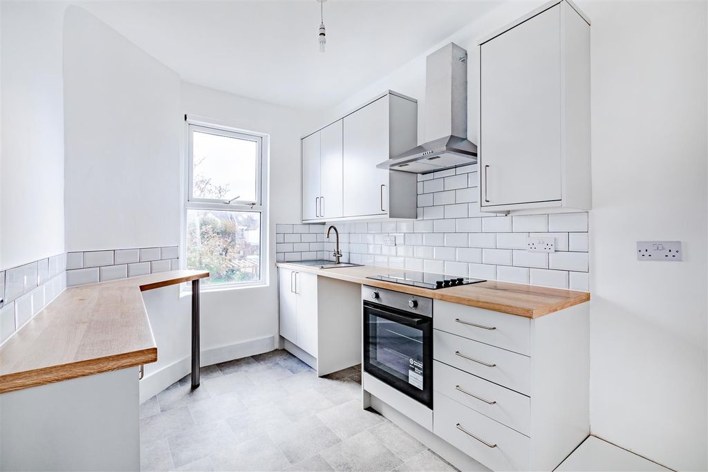 Property photo 3 of 14 Kitchen