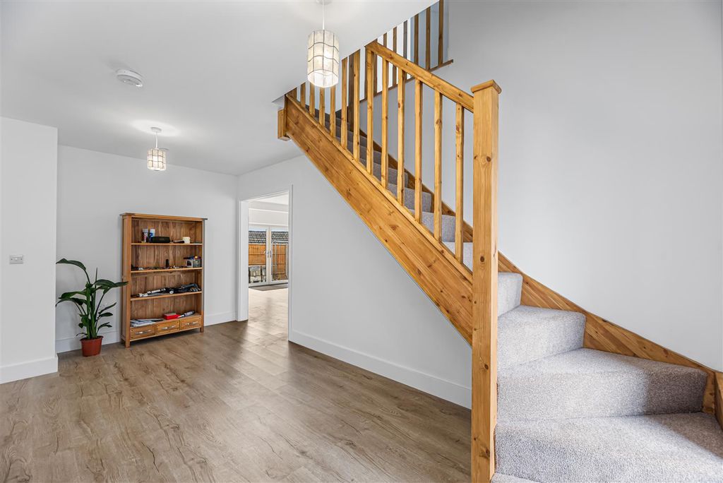 Property photo 2 of 24 Hallway