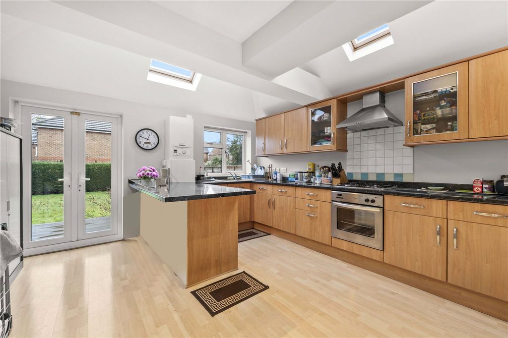 Property photo 3 of 8 Picture No. 27