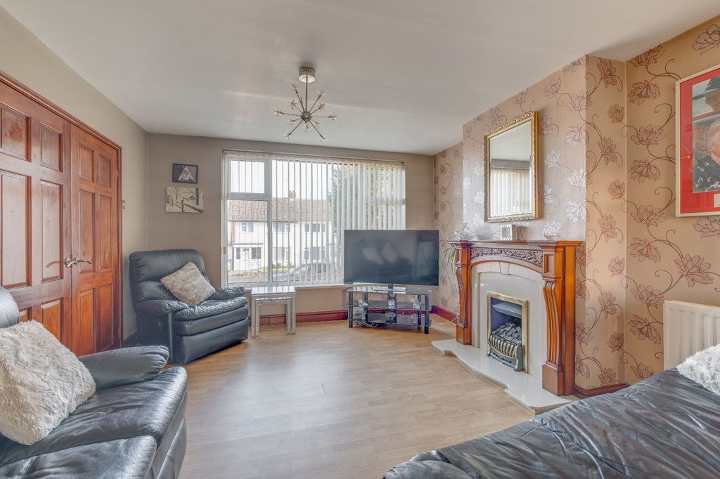 Property photo 2 of 15 Picture No. 10