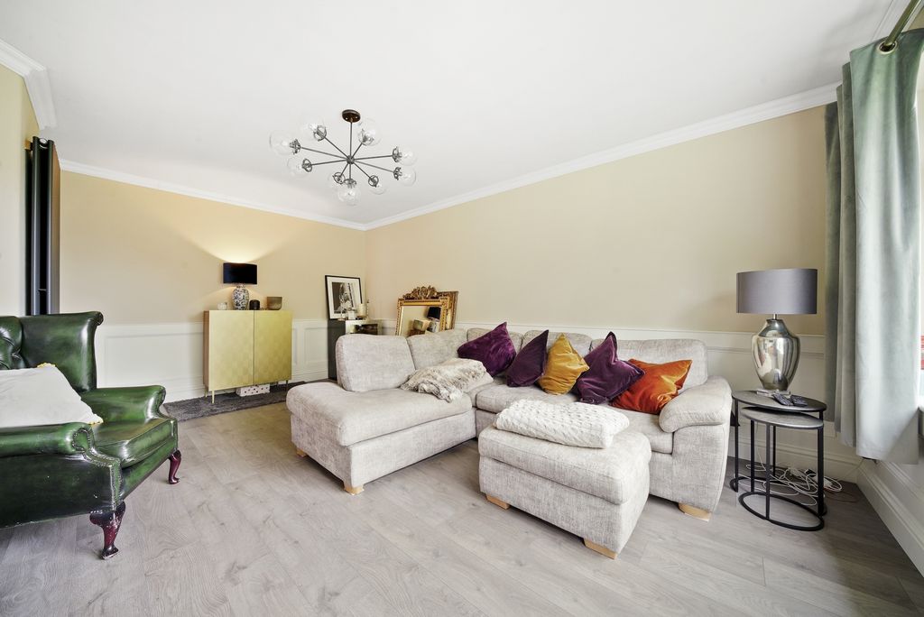 Property photo 2 of 15 Photo 5