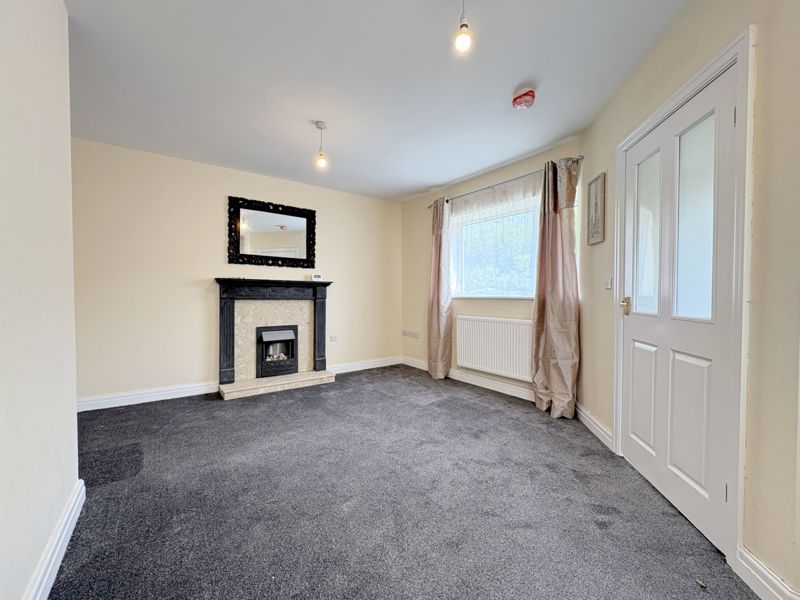 Property photo 2 of 17 Photo 4