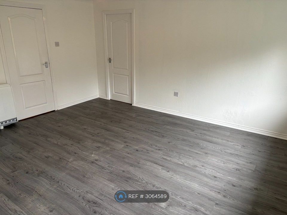 Property photo 3 of 18 Lounge