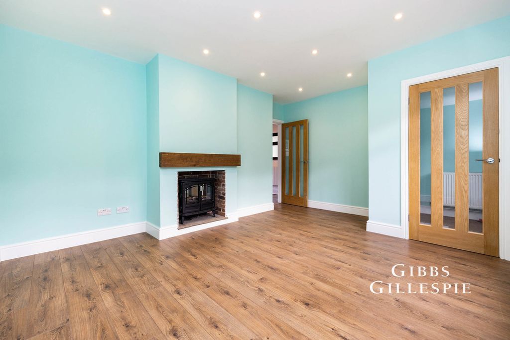 Property photo 1 of 10 Photo