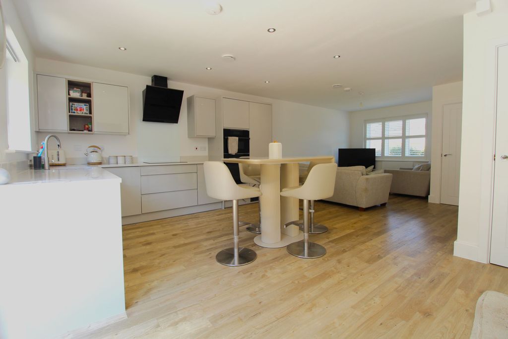 Property photo 2 of 17 Living Space 2