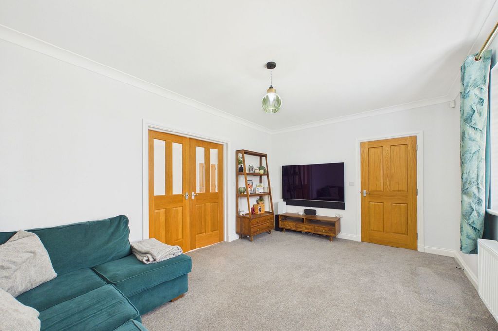 Property photo 3 of 25