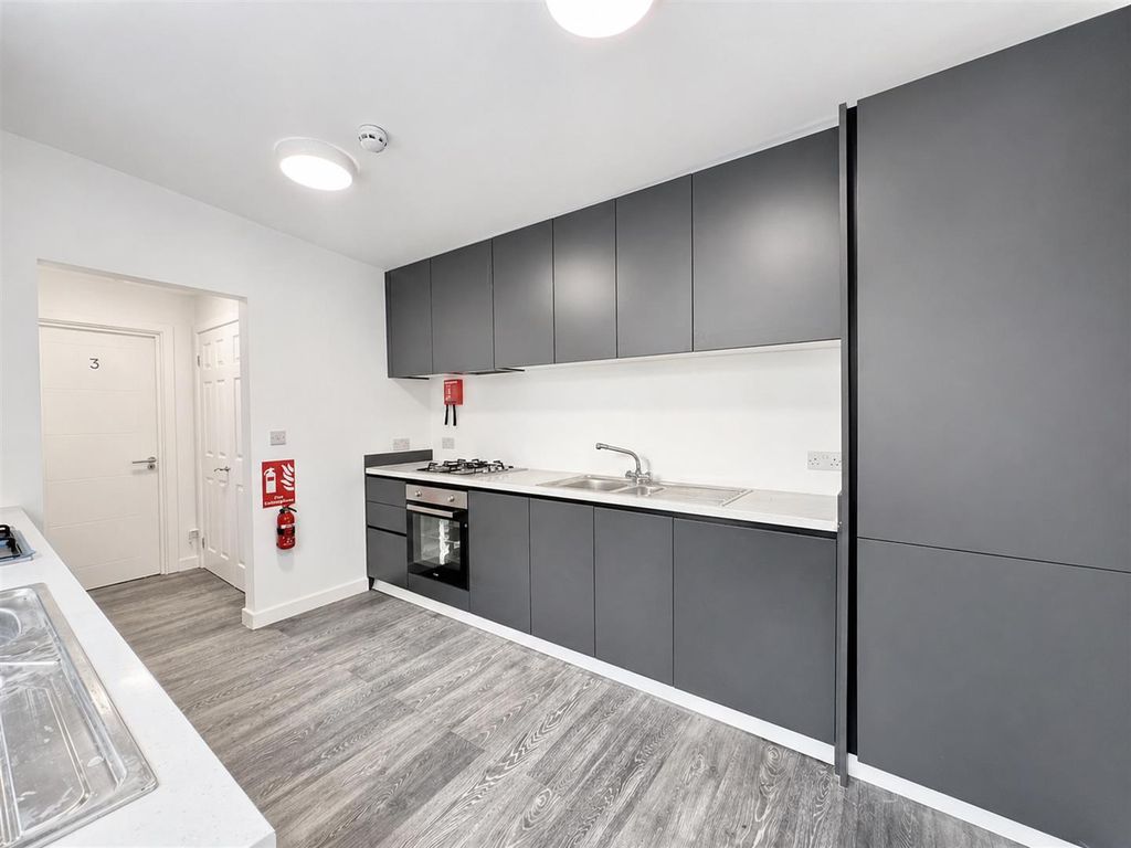 Property photo 2 of 14 Kitchen