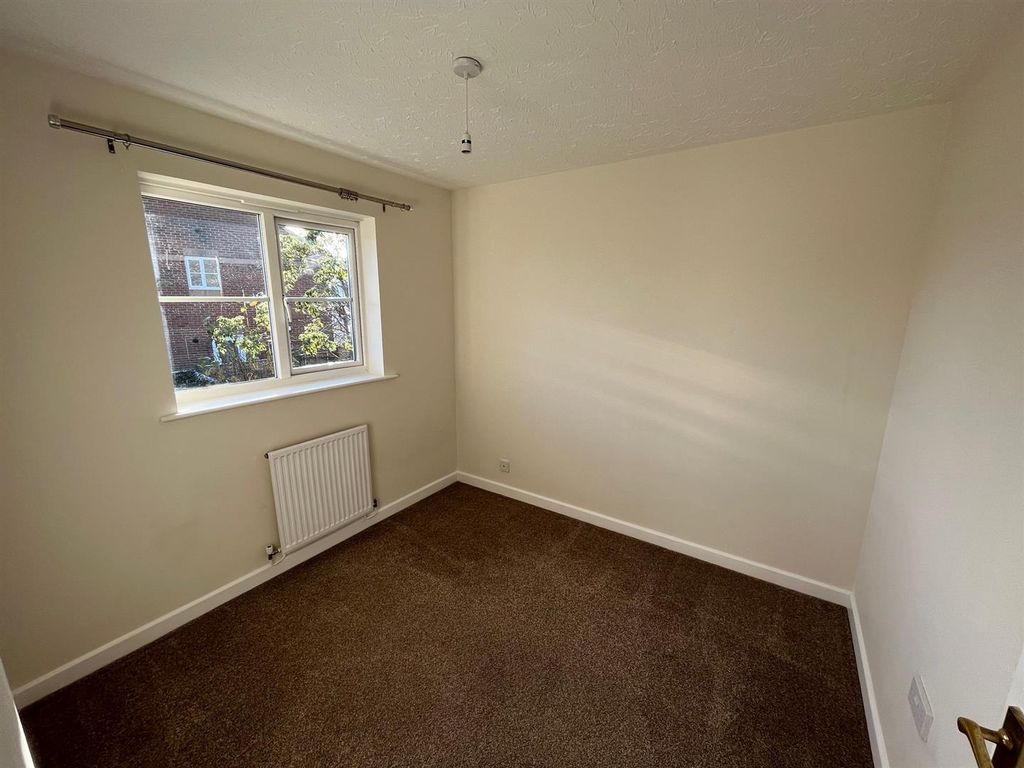 Property photo 3 of 14 Bedroom 4