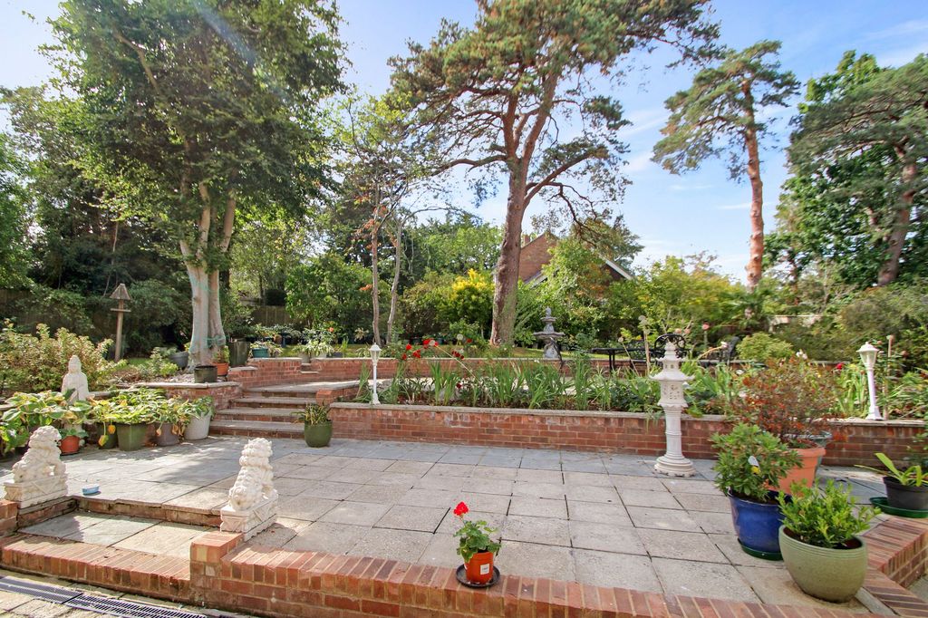 Property photo 2 of 18