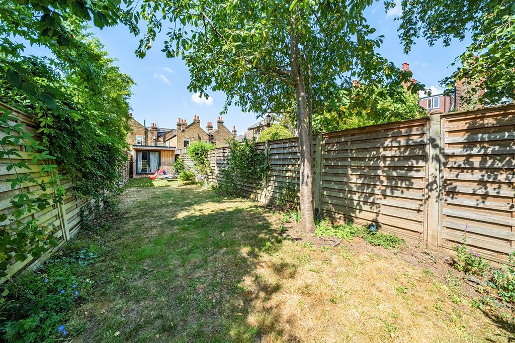 Property photo 3 of 15 1493942-18-6A565B...