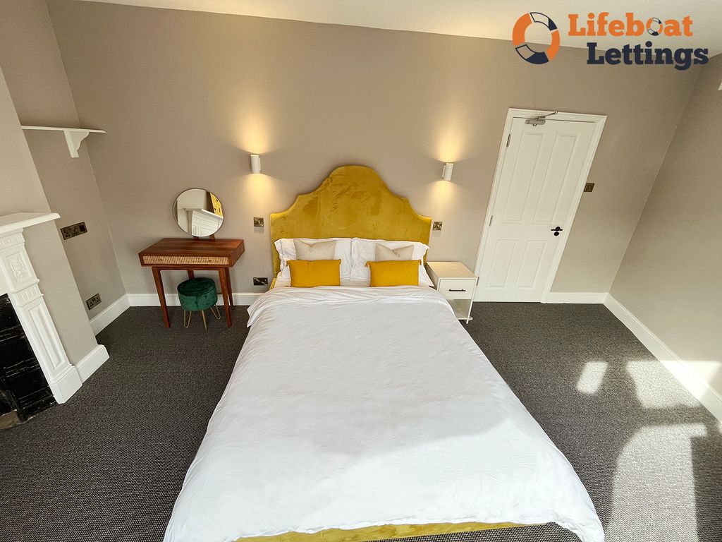 Property photo 1 of 11 Bedroom 2 A