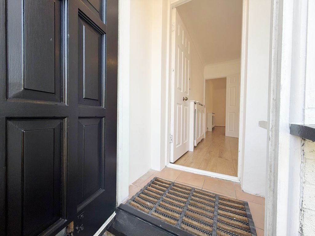 Property photo 3 of 19 Entrance Porch