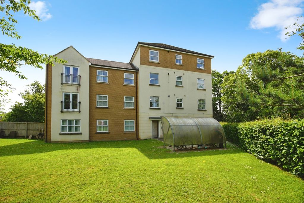 Property photo 2 of 17 Photo