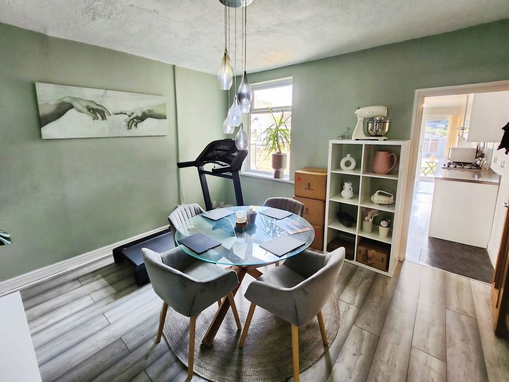Property photo 3 of 11 Dining Room