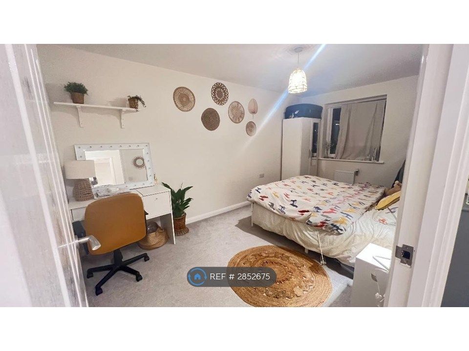 Property photo 2 of 34