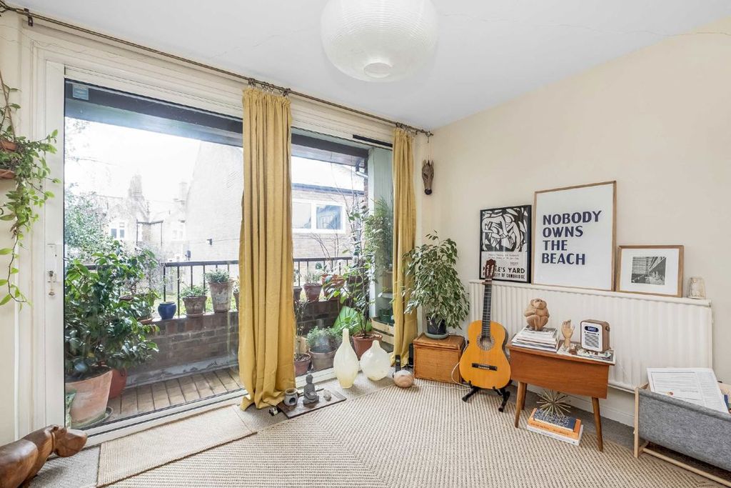 Property photo 2 of 5