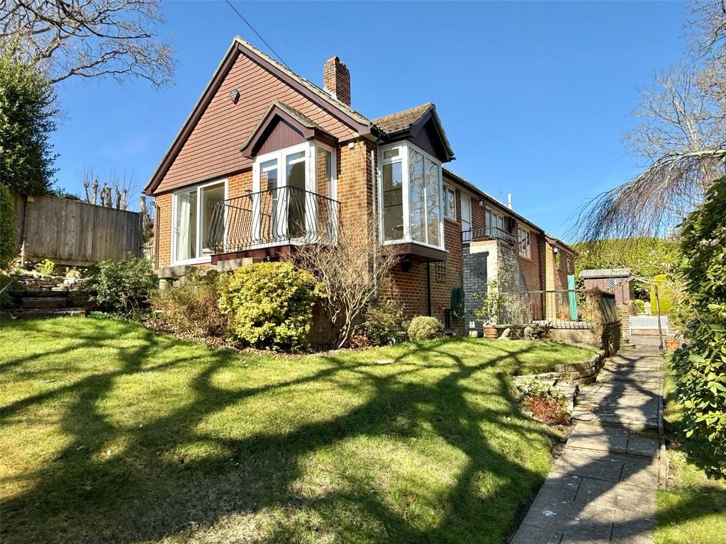 Property photo 2 of 32 Picture No. 61