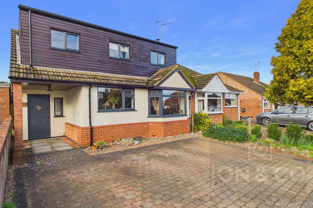 Property photo 1 of 28