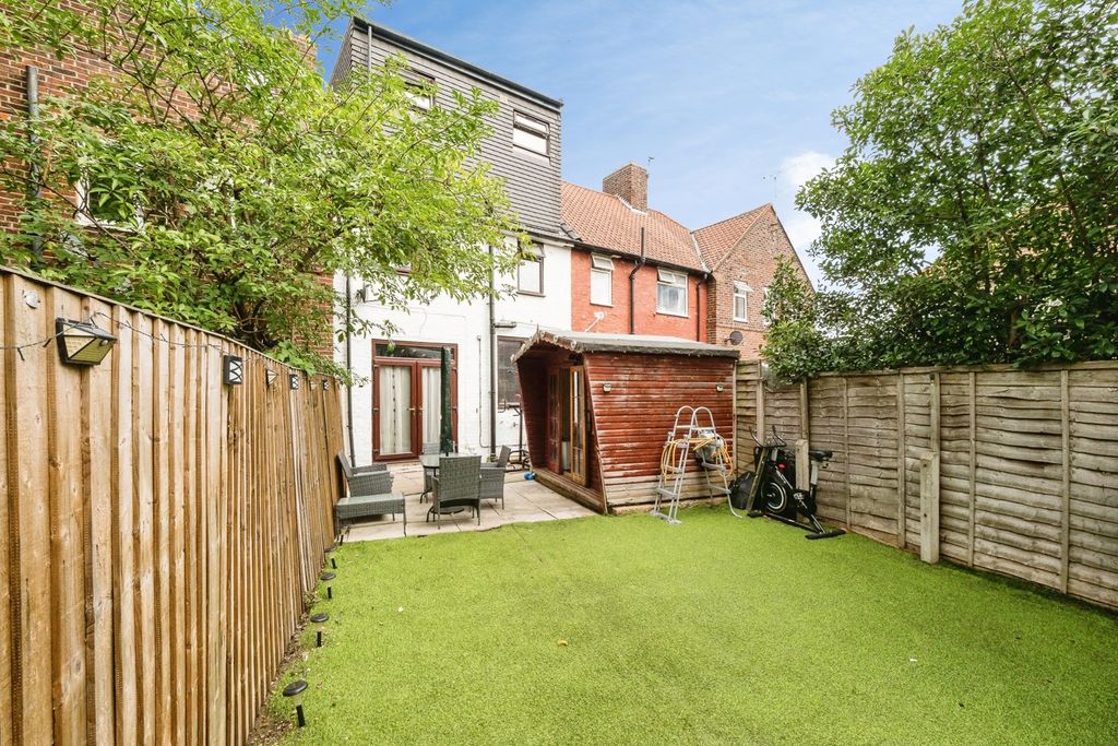 Property photo 2 of 19 Pbox-Img.Jpg