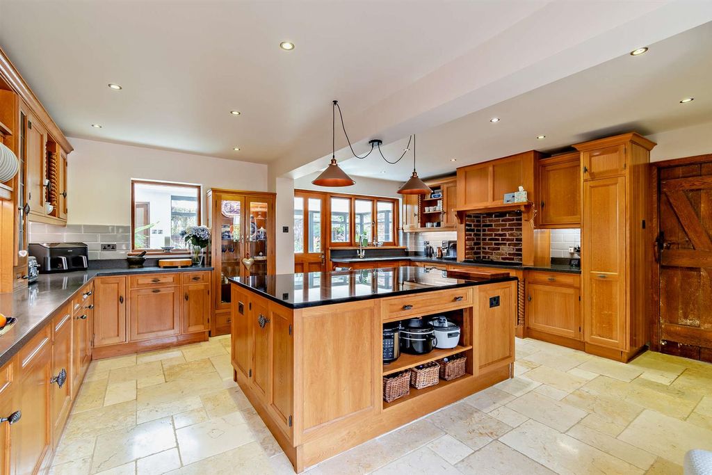 Property photo 3 of 41 8648755-Interior38-800.Jpg