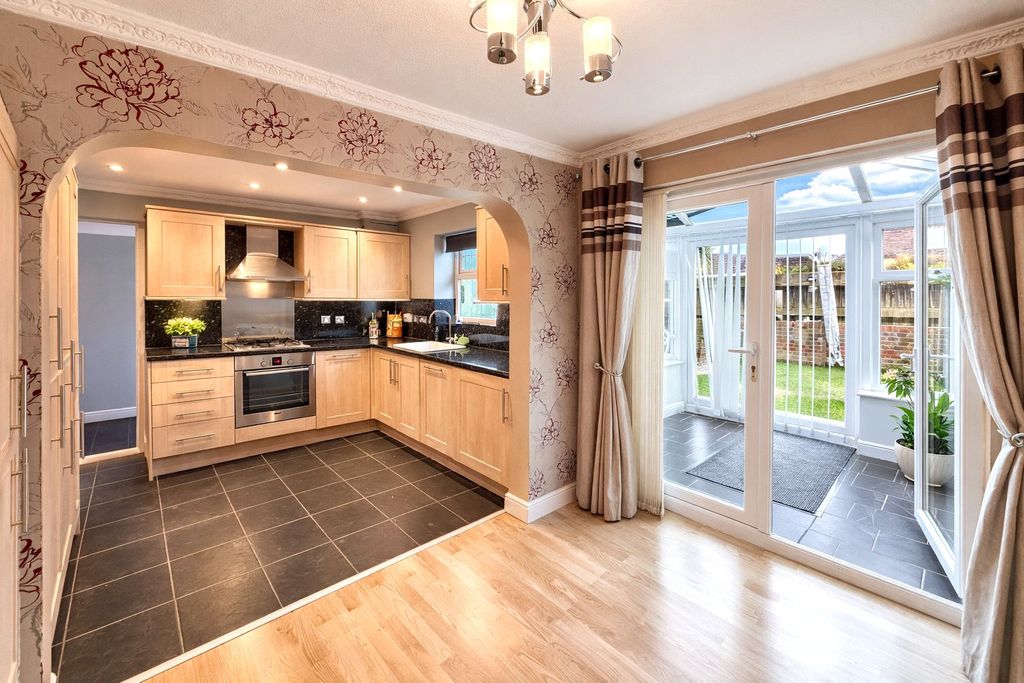 Property photo 2 of 16 Picture No. 20