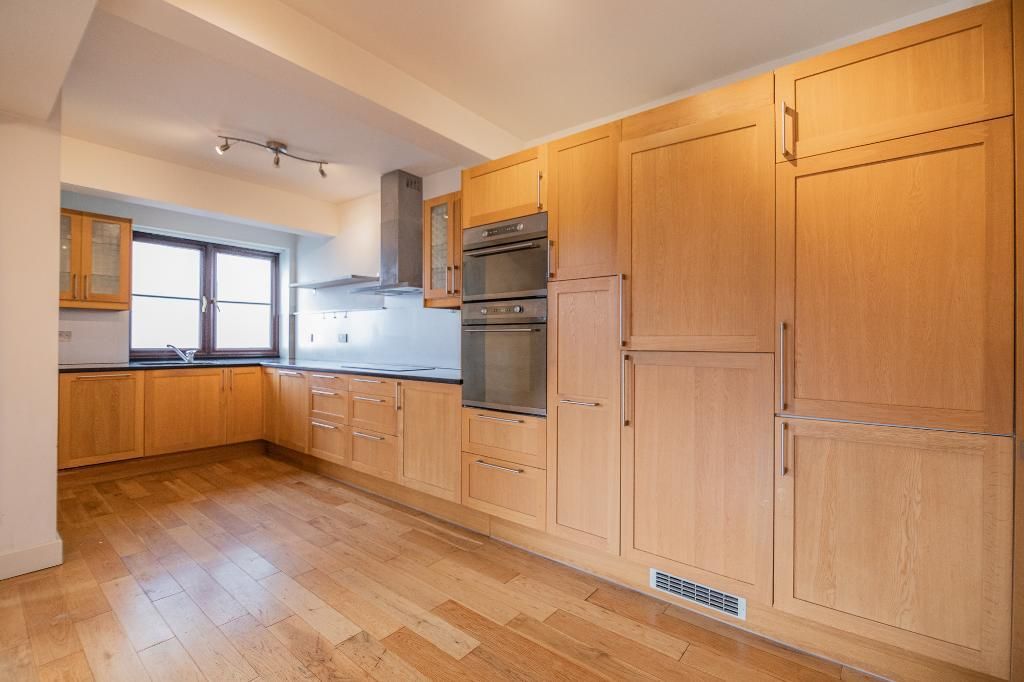 Property photo 3 of 21 Photo 3