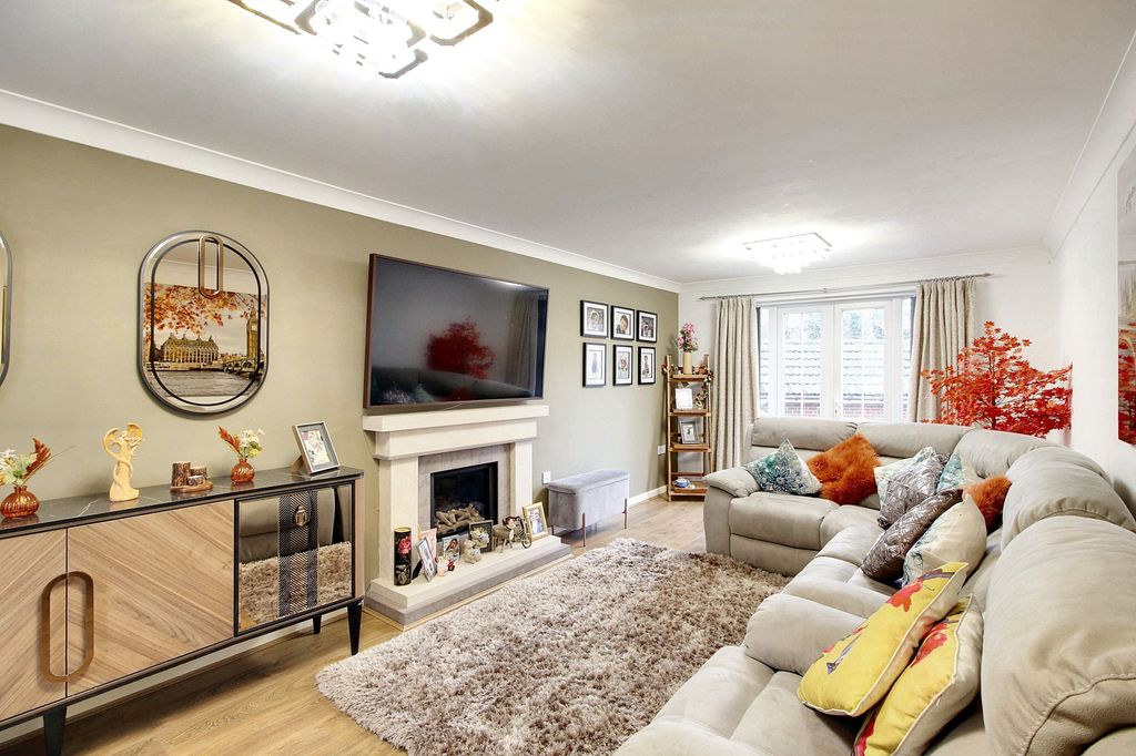 Property photo 3 of 20