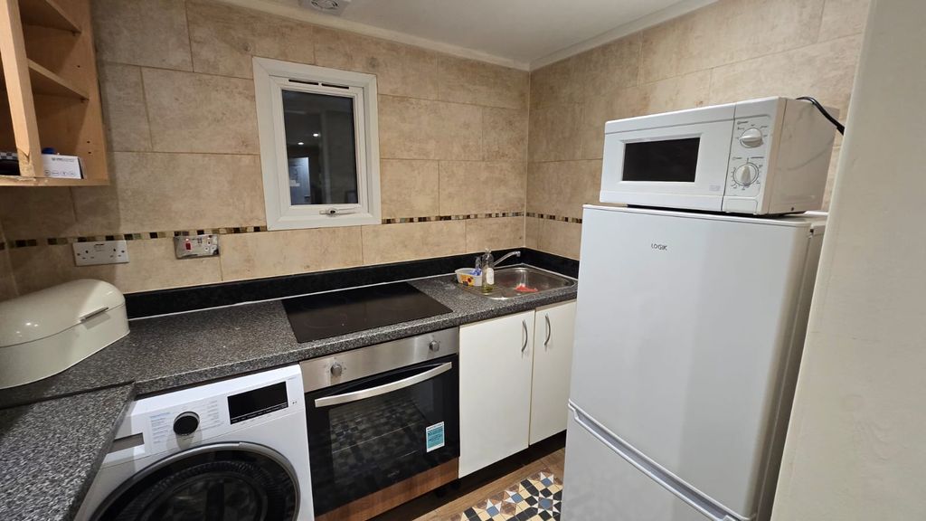 Property photo 2 of 3