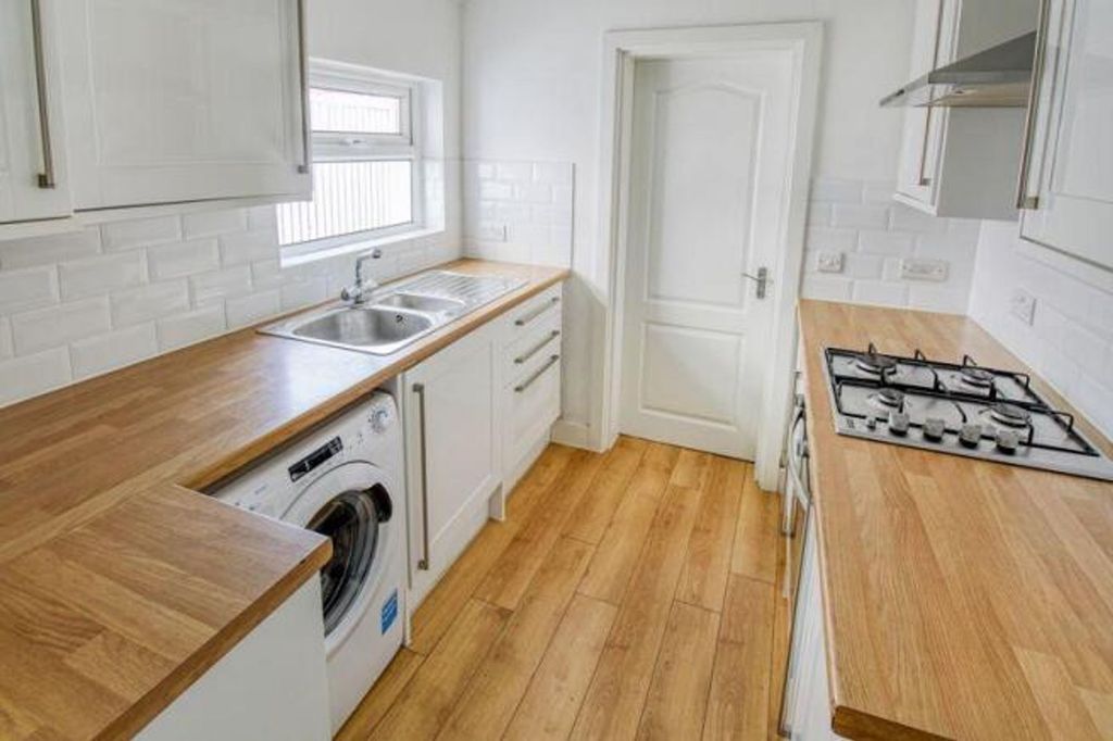 Property photo 2 of 20