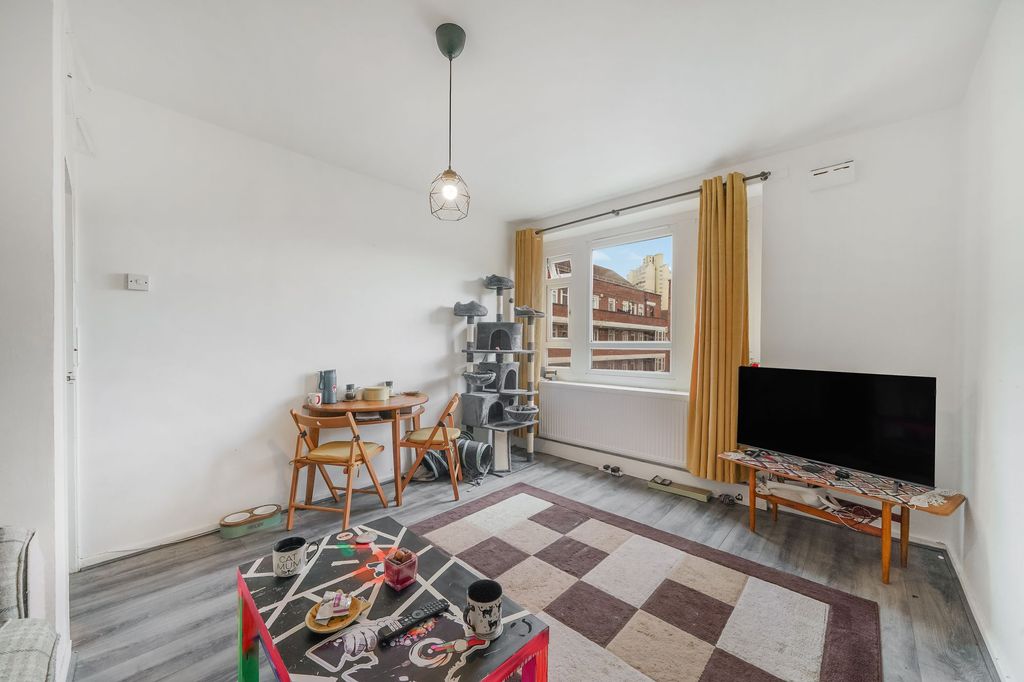 Property photo 3 of 7