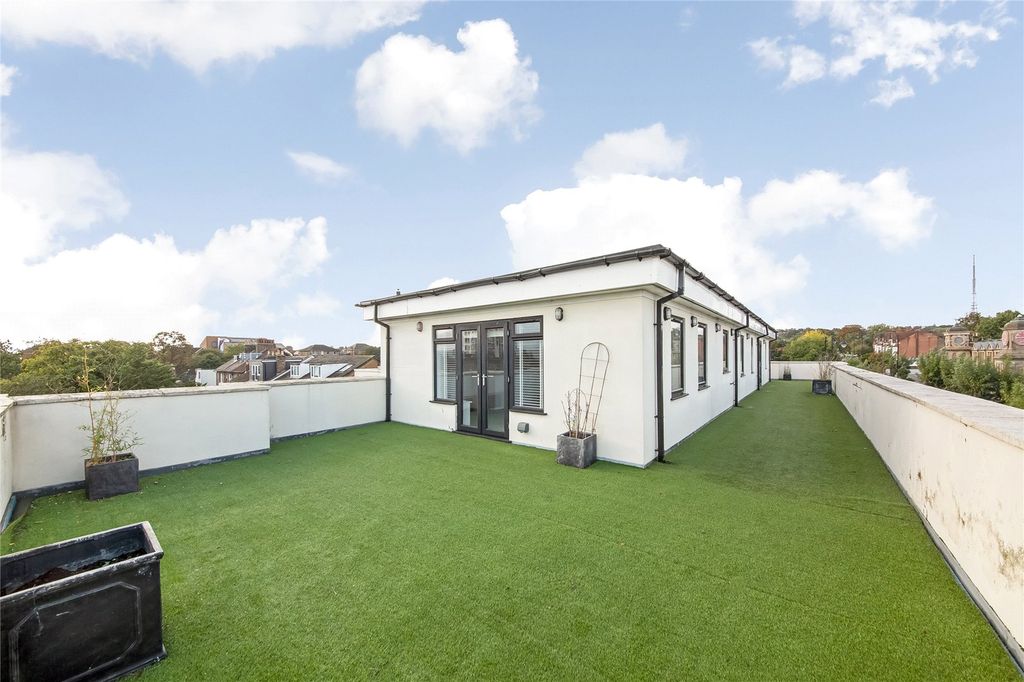 Property photo 1 of 16 Picture No. 14